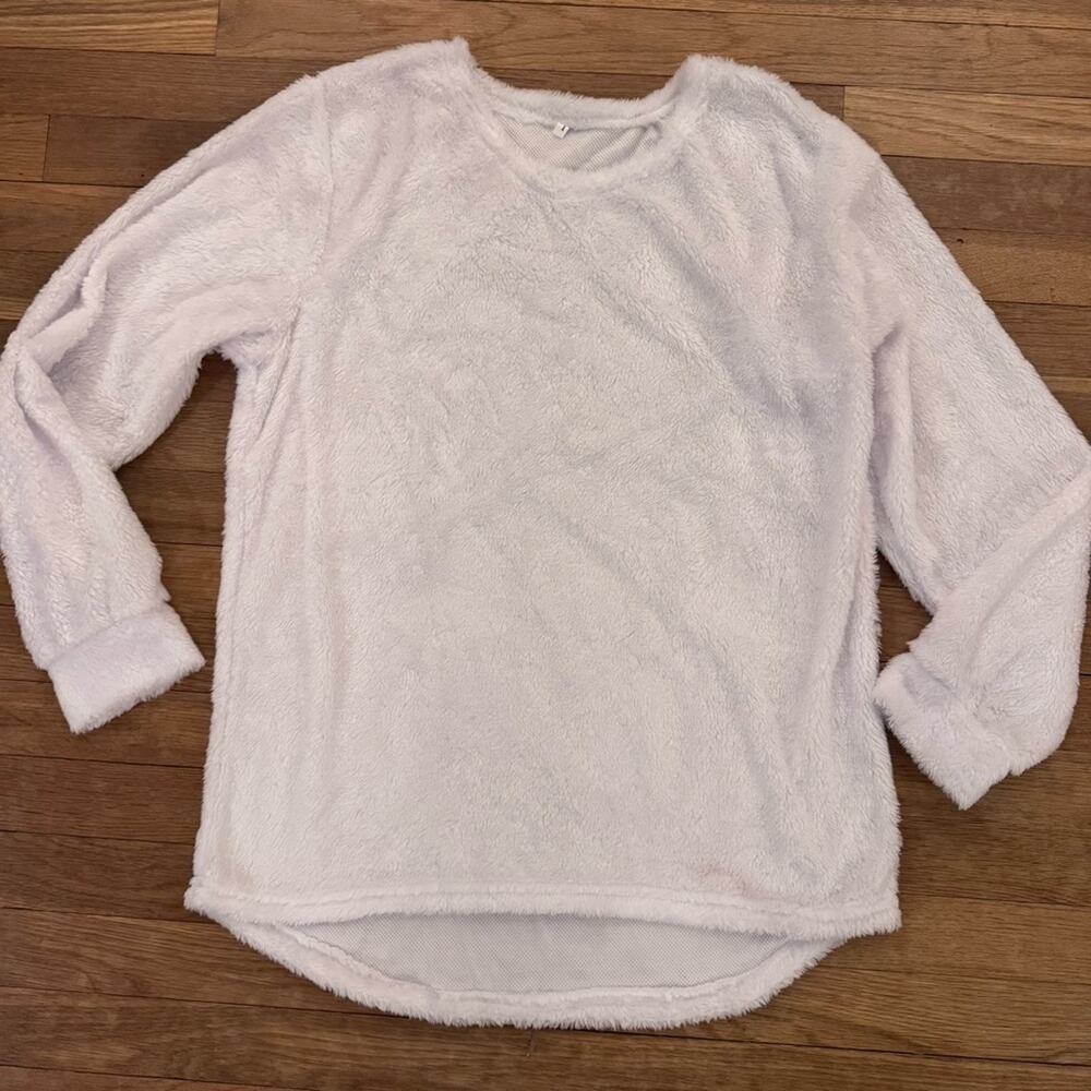 Women's fuzzy white fleece pullover shirt top size large L
b3